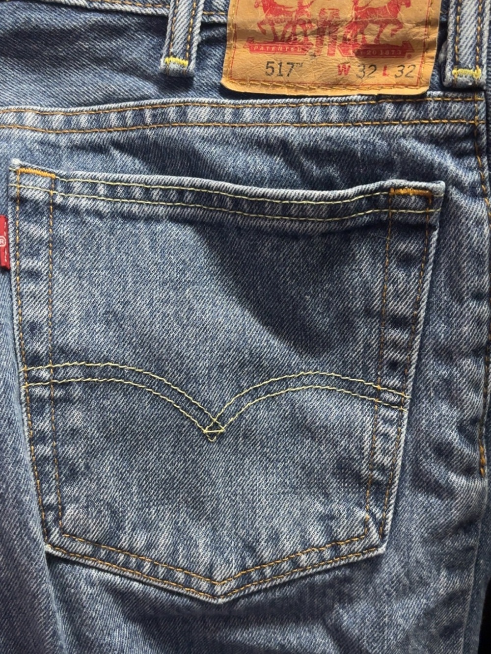Levi's 517 Men's Blue Denim Jeans - Classic Back Pocket bootcut